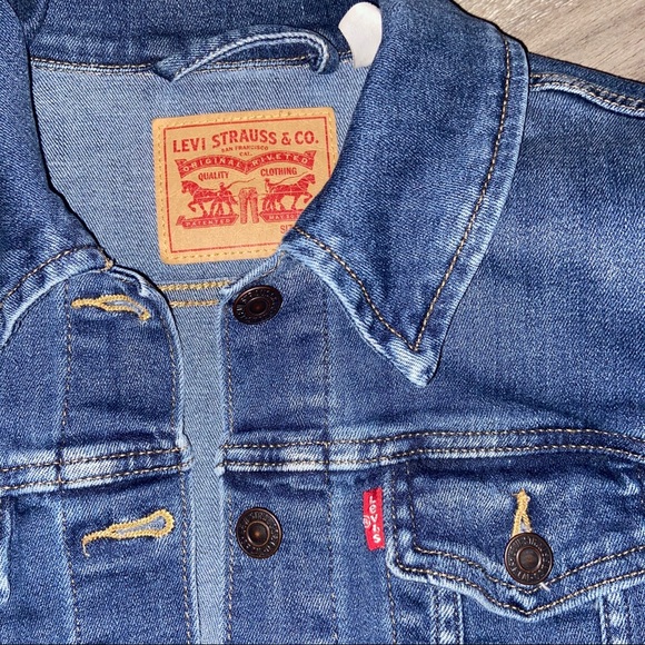Women's Original Denim Trucker Jacket - Picture 3 of 3